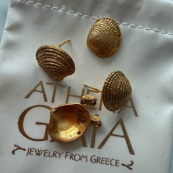 Athena Gold Shell Earrings - Picture 8 of 10